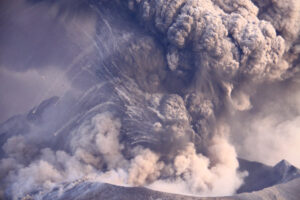 新燃岳 現在 観光 過去の噴火時期
